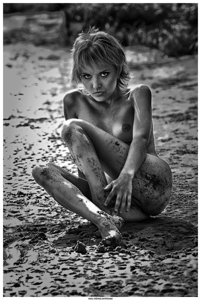 25P Beauty in Black and White 31
