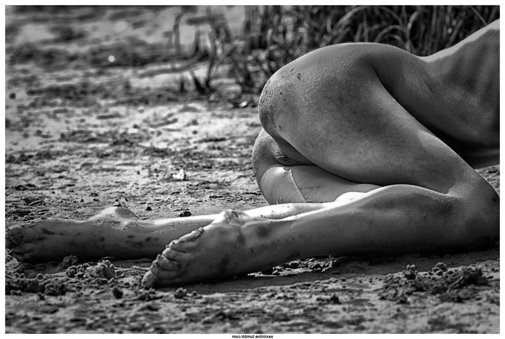 25P Beauty in Black and White 31