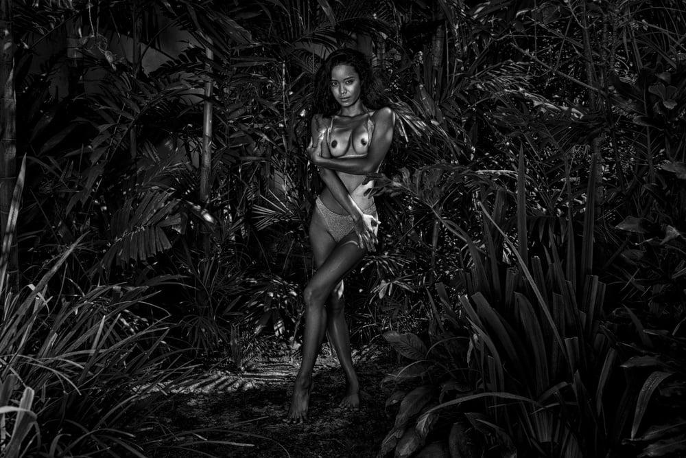 25P Beauty in Black and White 15