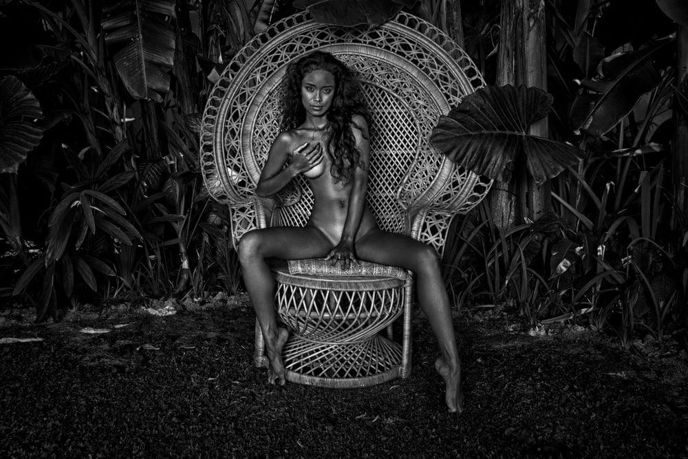 25P Beauty in Black and White 15