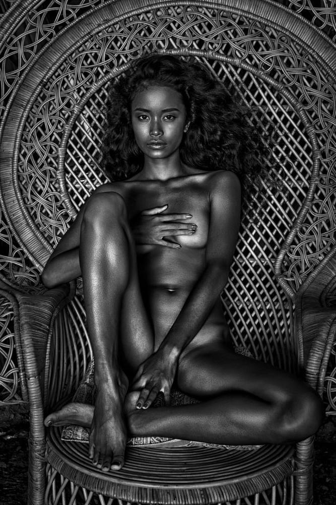 25P Beauty in Black and White 15