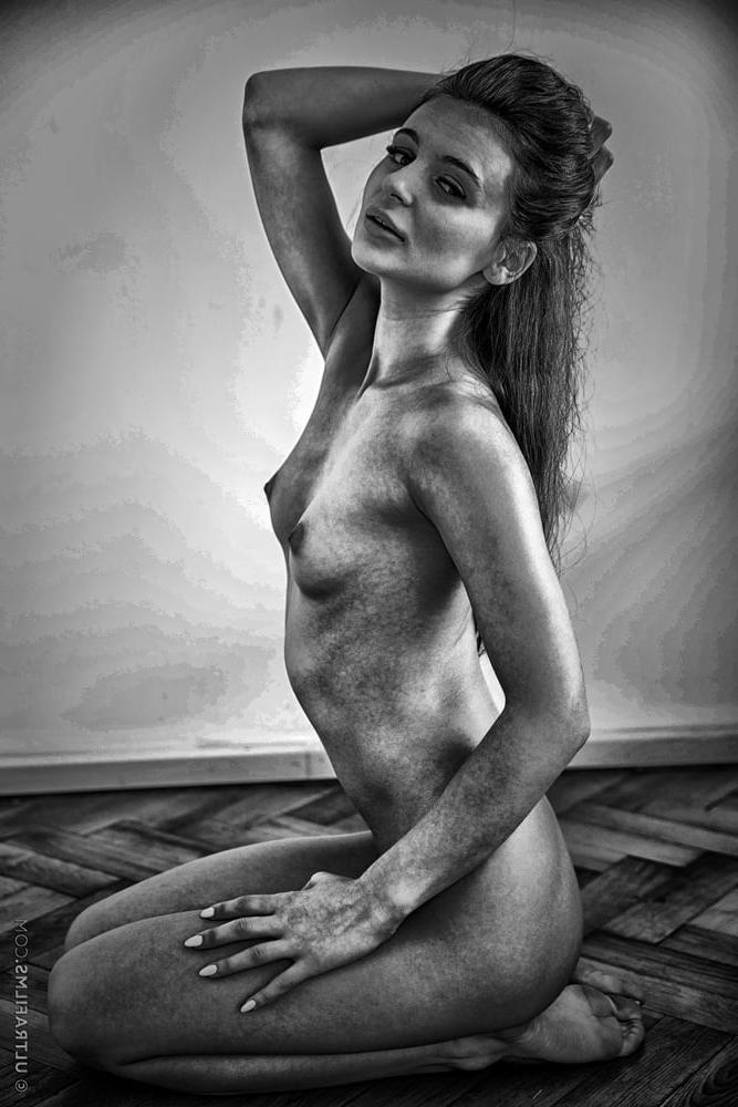 25P Beauty in Black and White 5