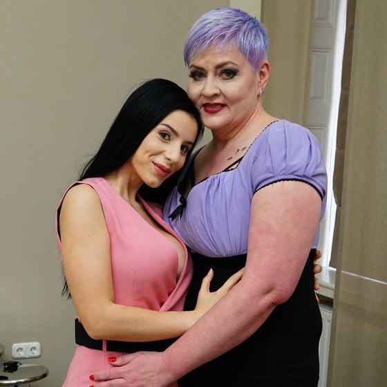 8P Old &amp; Young Lesbians - vol 121