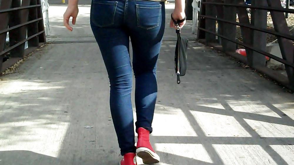 25P Blue jeans stuffed with rear ends ass & butts
