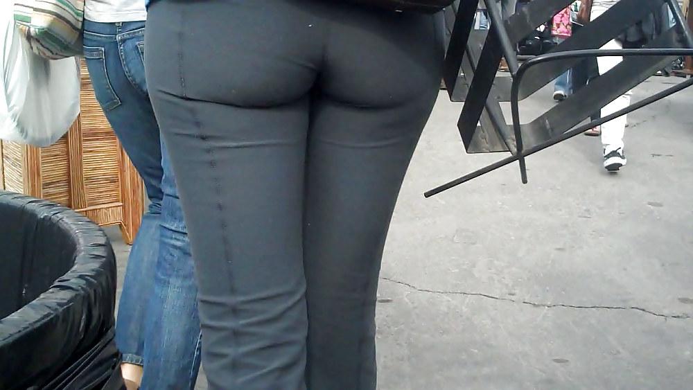 25P Blue jeans stuffed with rear ends ass & butts