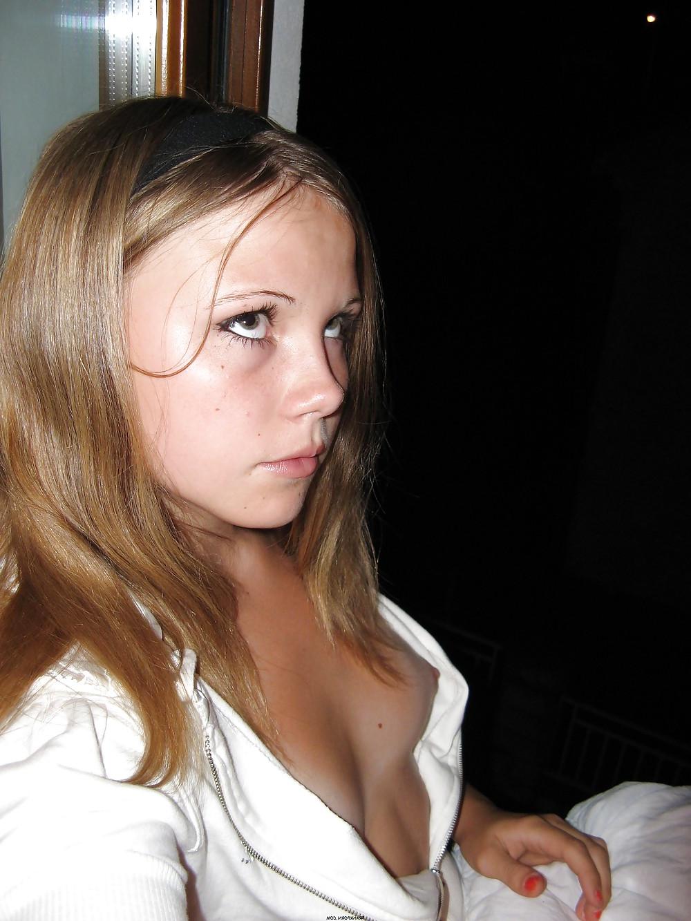 23P Teen downblouse