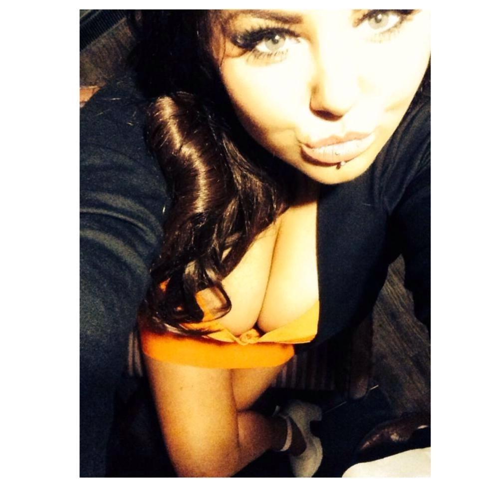 25P Busty Chav Delight 2