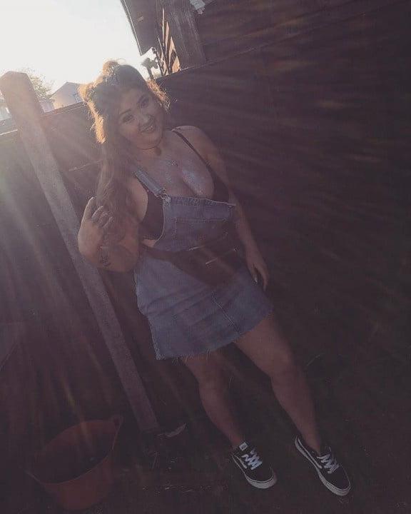 24P Busty Chav Delight 1