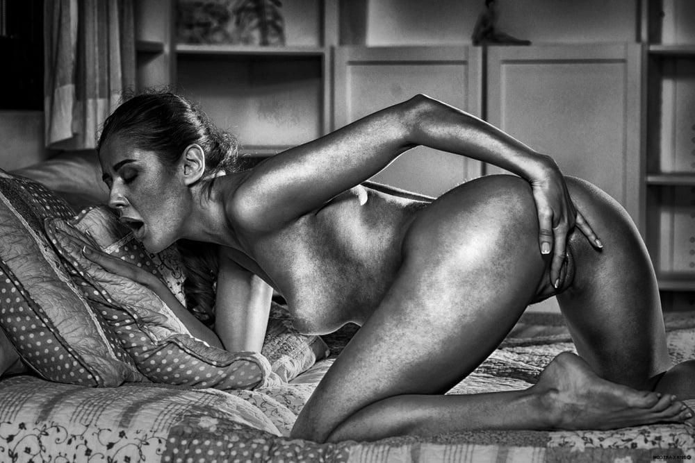 25P Beauty in Black and White 27