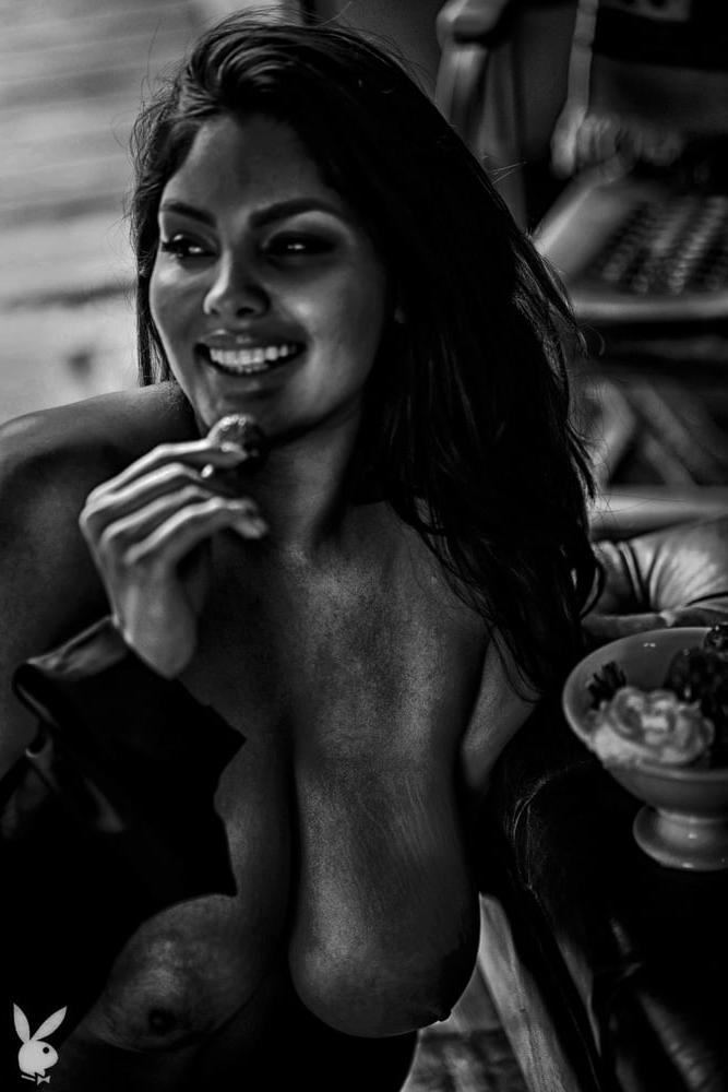 25P Beauty in Black and White 26