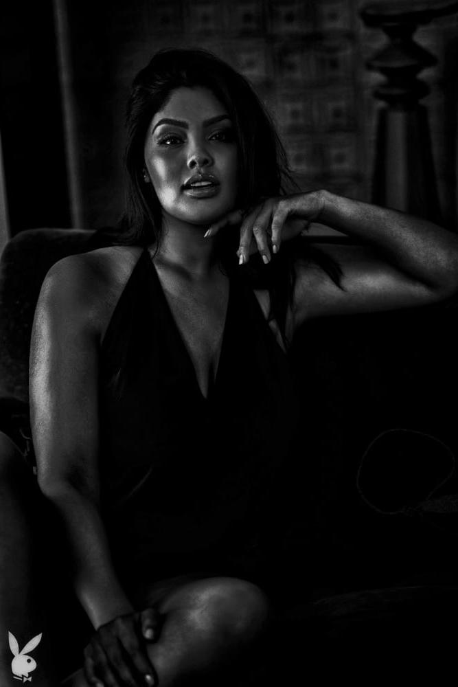 25P Beauty in Black and White 26