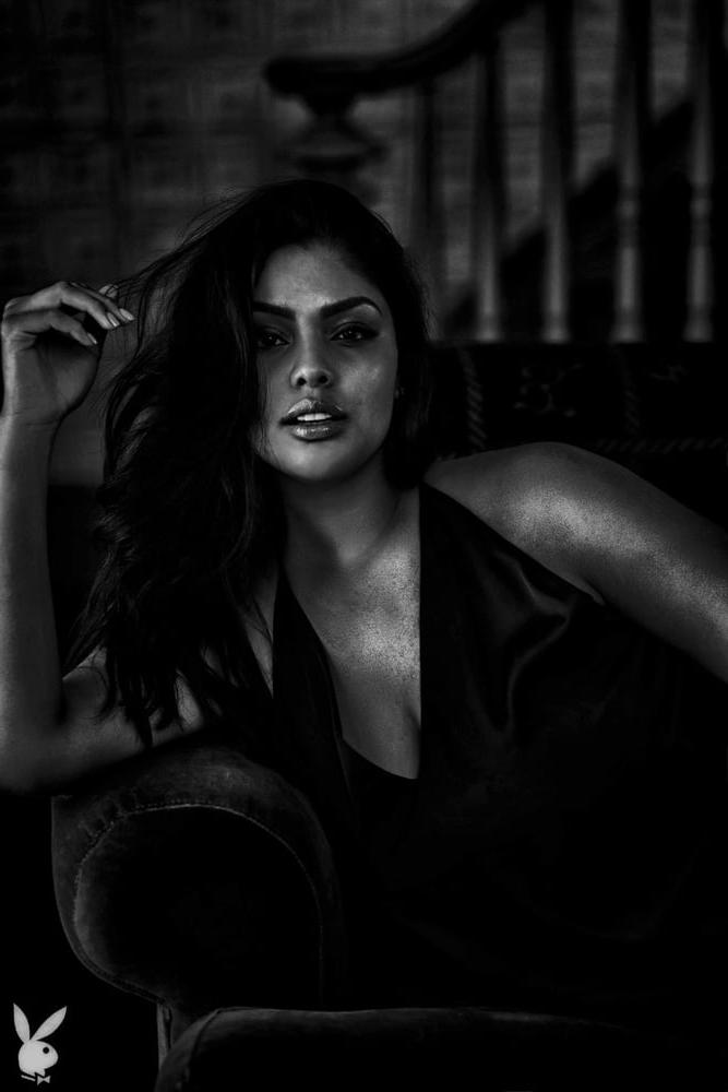 25P Beauty in Black and White 26