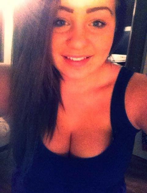 11P Busty Chav Delight 3