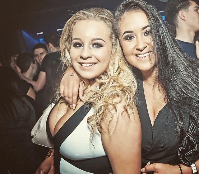 11P Busty Chav Delight 3