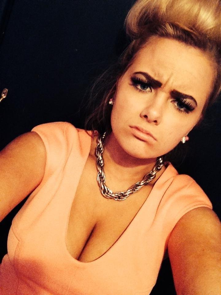 11P Busty Chav Delight 3