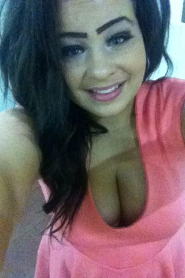11P Busty Chav Delight 3