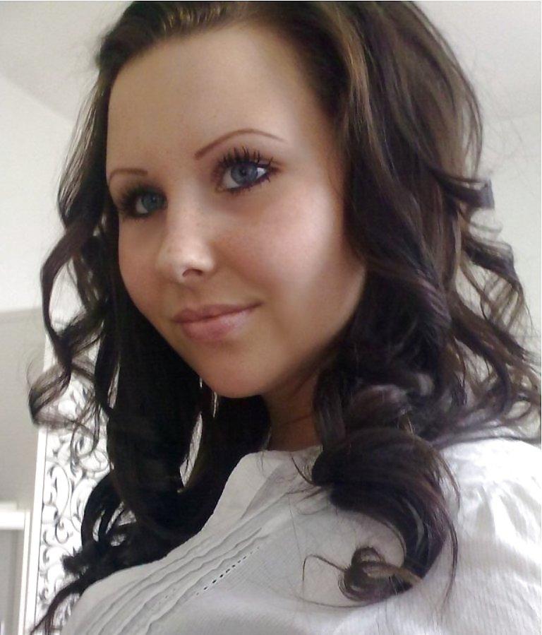 25P Sexy lesbian teen girls have fun 