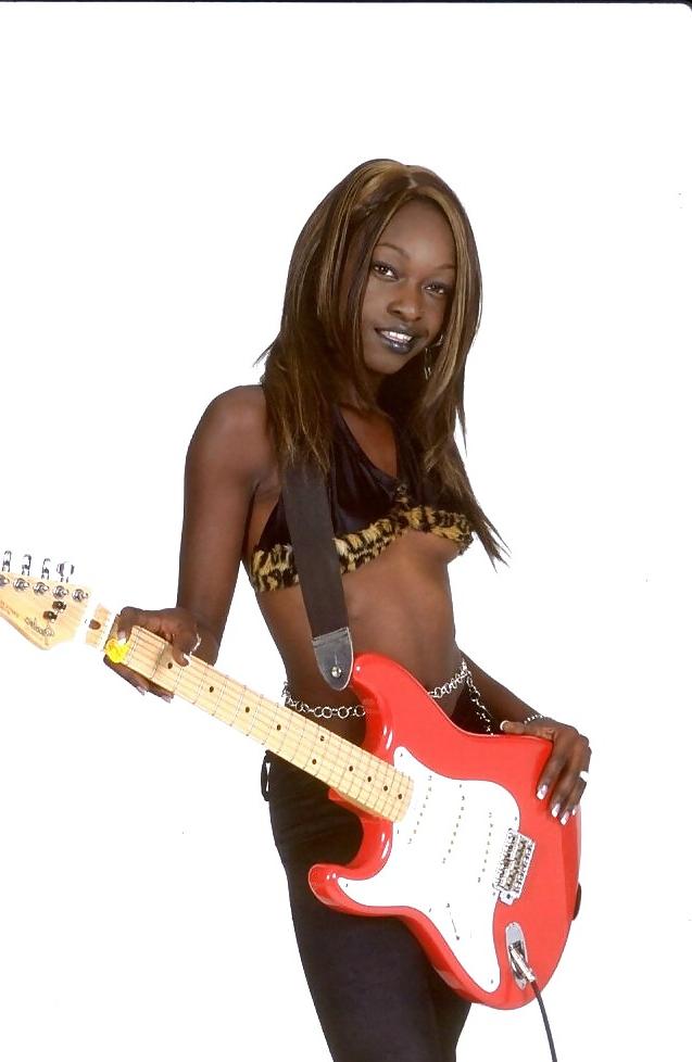 25P EBONY BEAUTY - JEZABEL