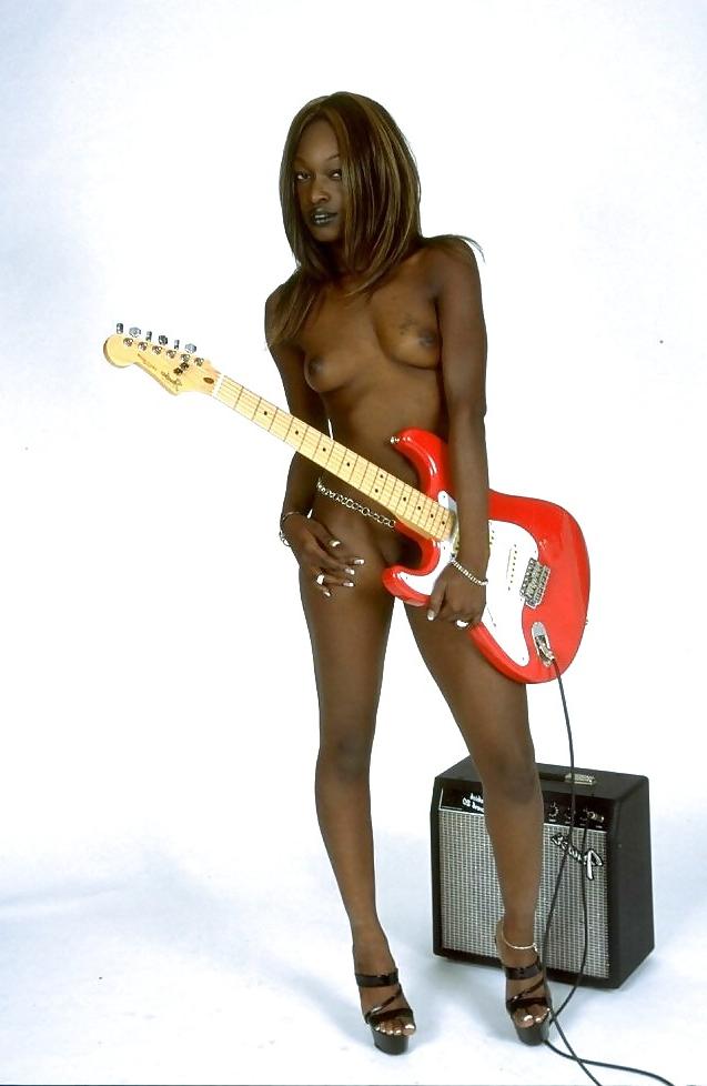 25P EBONY BEAUTY - JEZABEL