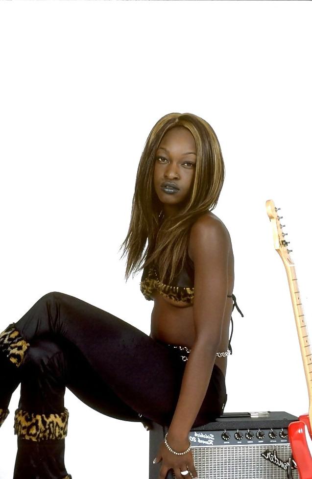 25P EBONY BEAUTY - JEZABEL