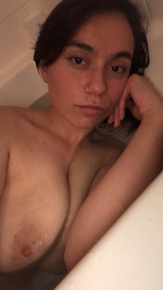 25P Busty CA slut Julia's tits