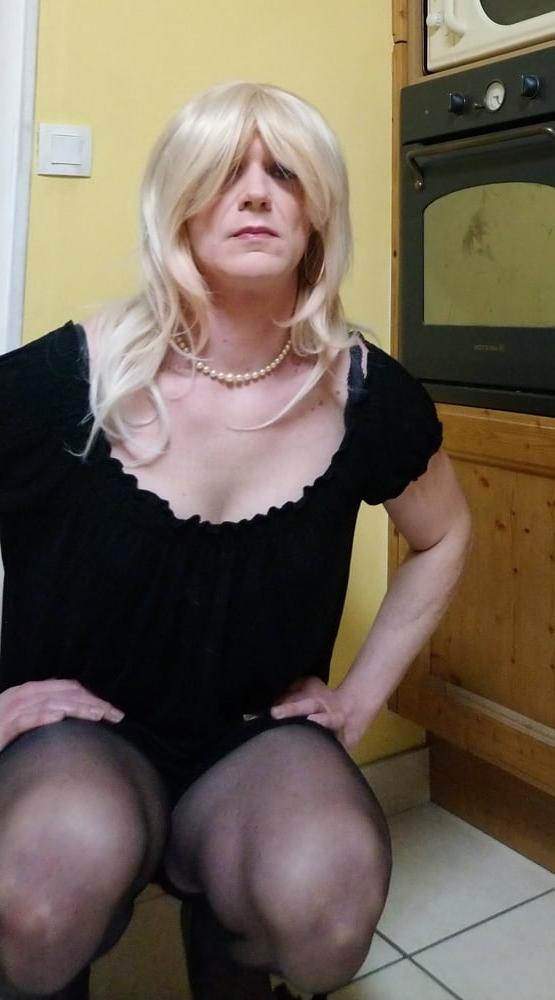 11P Little black short april 2020