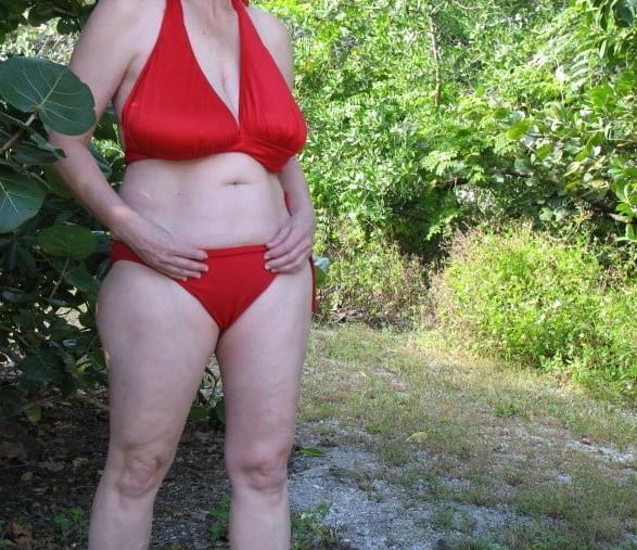 25P matures and amateurs in swim suits 3