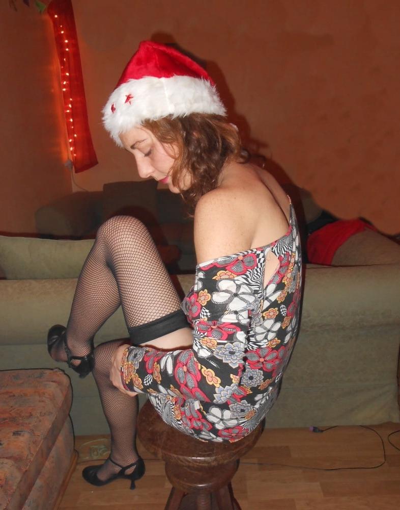 25P French redhead with a gr8 body