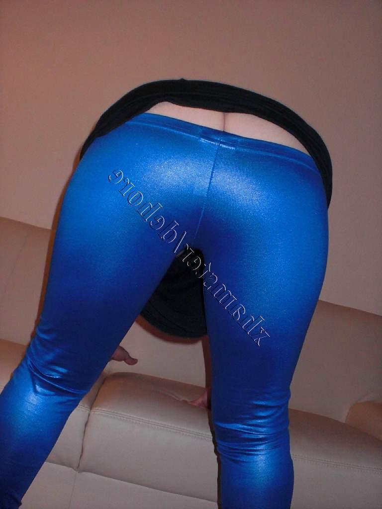 24P Turkish Mature Nejla Blue And Black tights