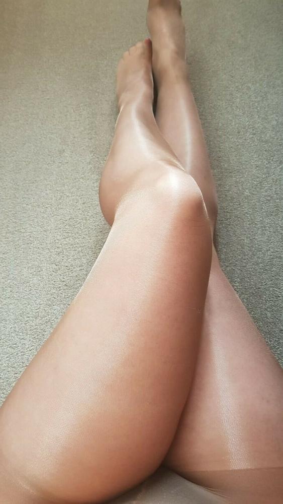25P Amateur pantyhose 8
