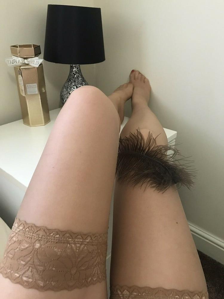 25P Amateur pantyhose 8