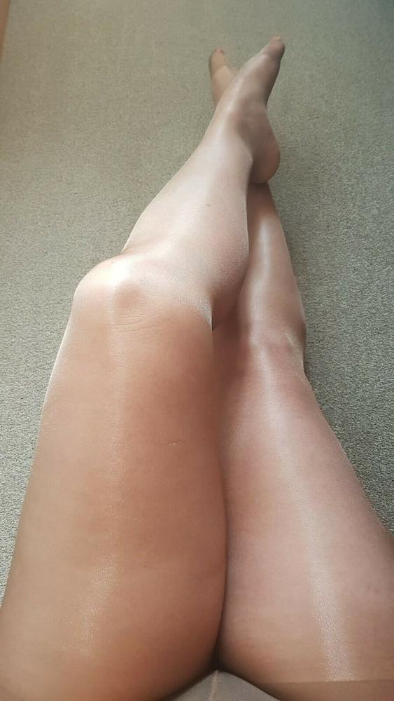 25P Amateur pantyhose 8