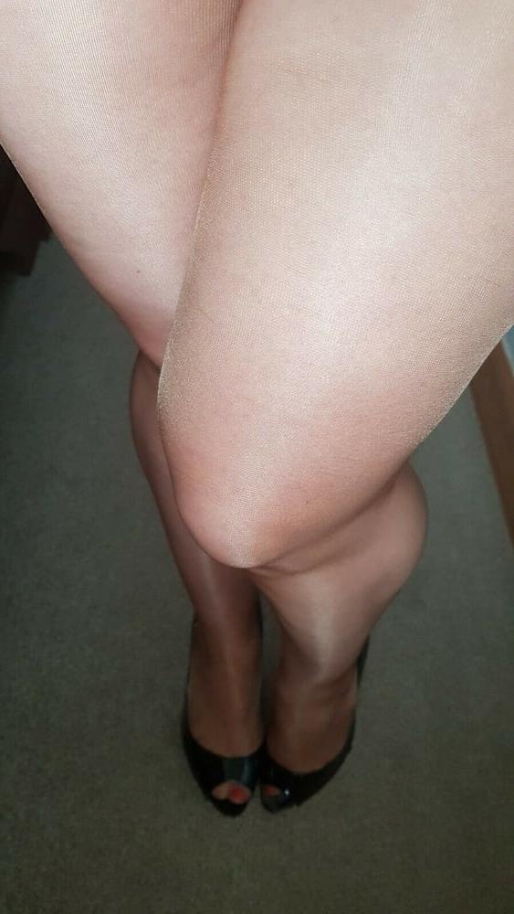 25P Amateur pantyhose 8