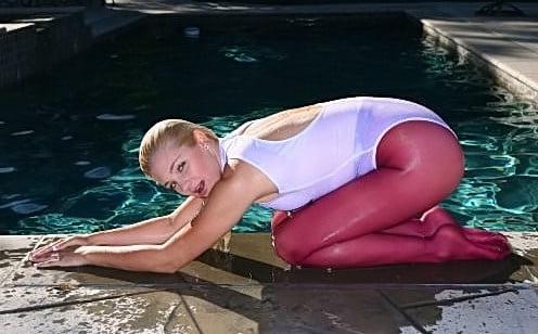 25P wet pantyhose 4