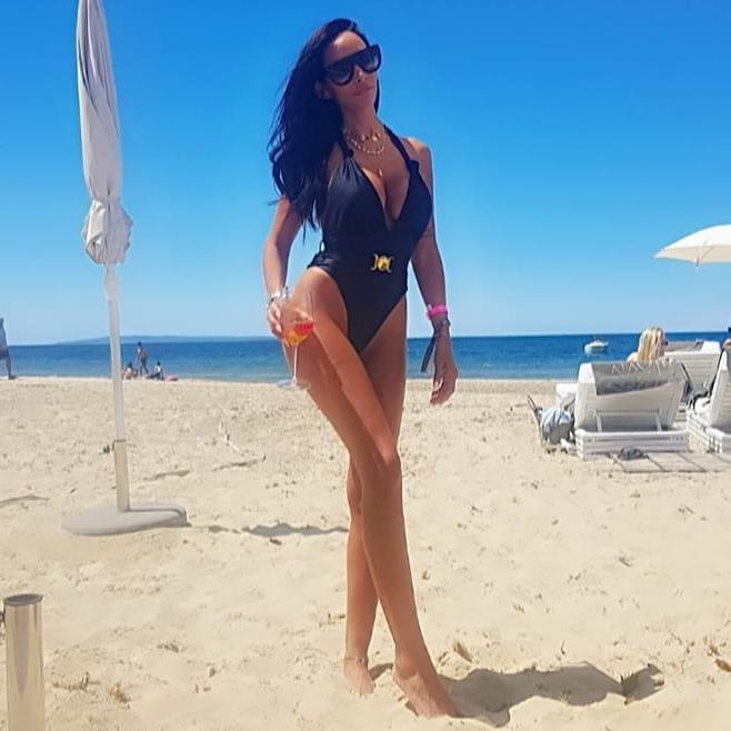 25P There Is Nothing Sexier Than A Woman In A Swimsuit Pt. 17