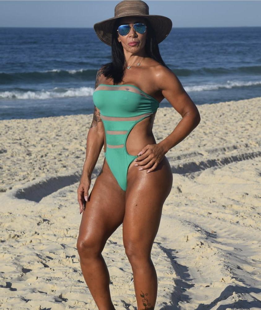 25P There Is Nothing Sexier Than A Woman In A Swimsuit Pt. 17