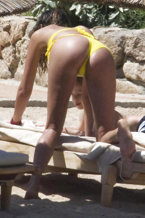 25P Celeb Bikini Asses - Leave Dirty Comments