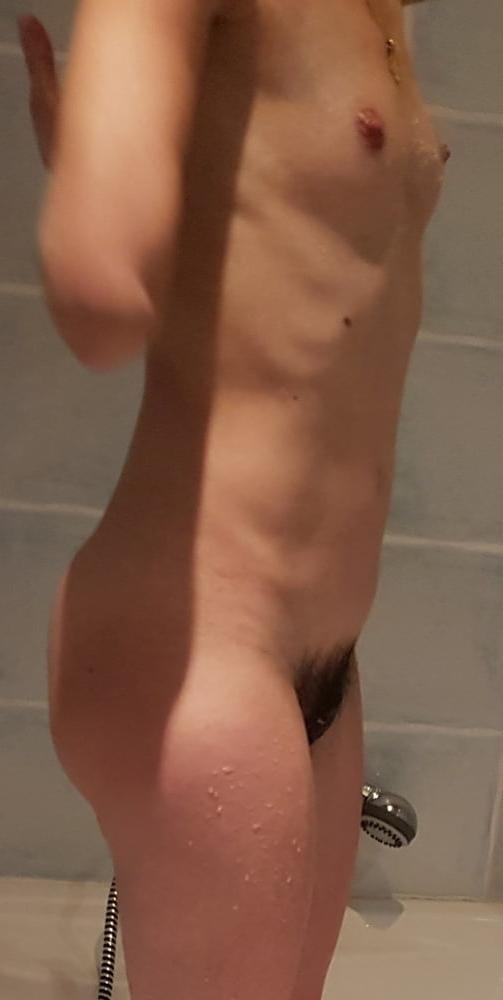 14P 40 Y FRENCH SKINNY WHORE FROM AVIGNON