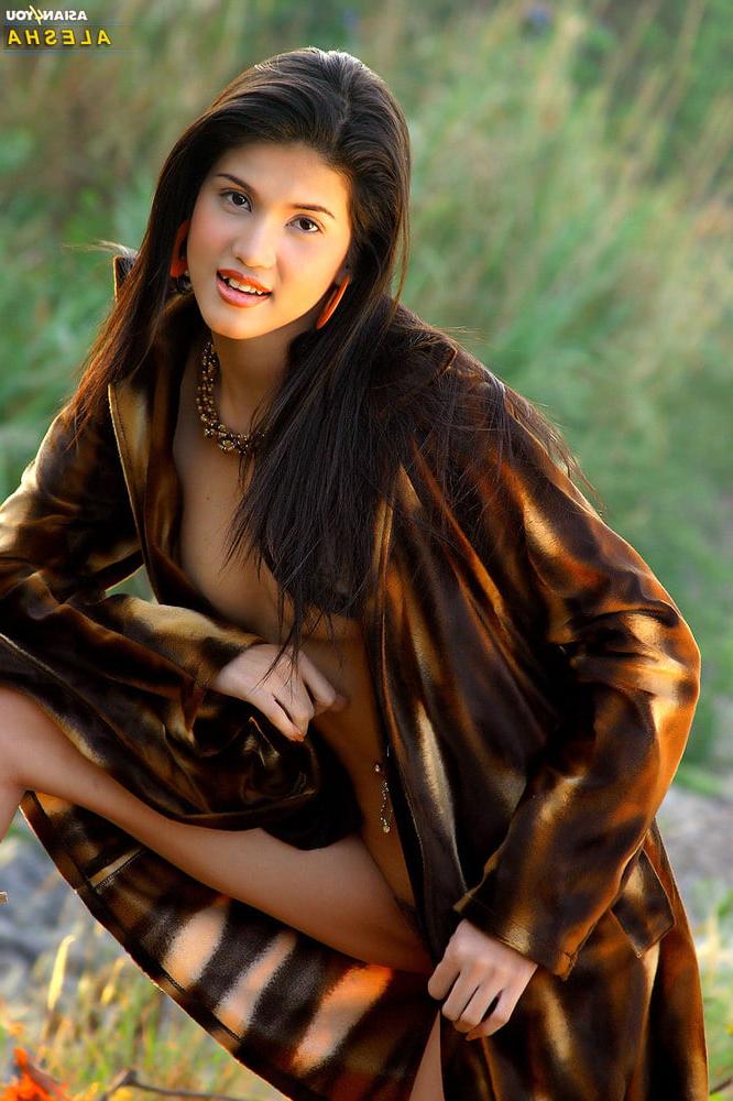 25P hairy asian Alesha dildoing 1