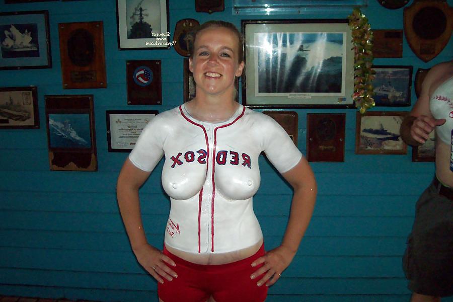 15P Sport Body painting
