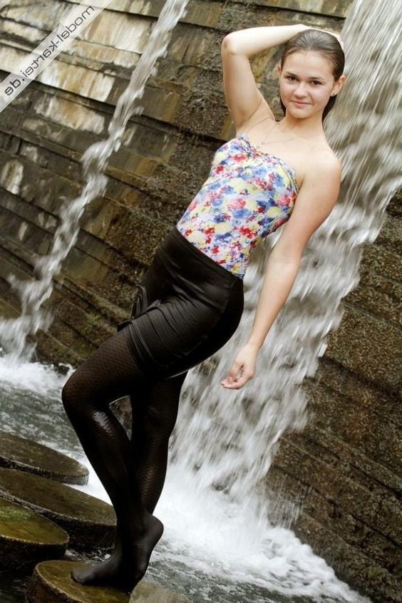 25P wet pantyhose 5