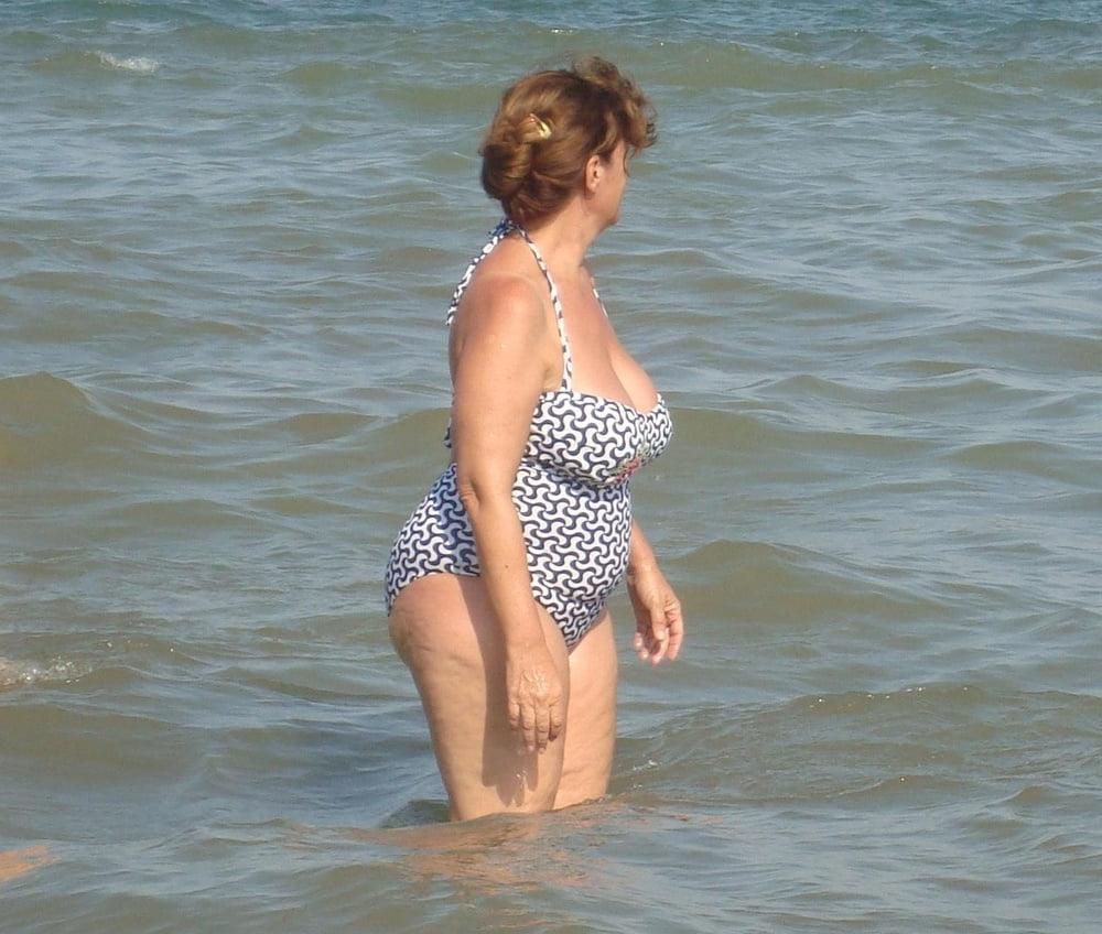 25P Matures in Swimsuits 6