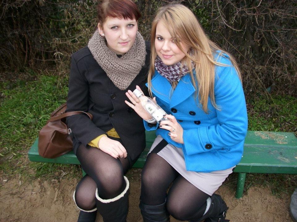 25P various polish females in tights pantyhose nylons 98