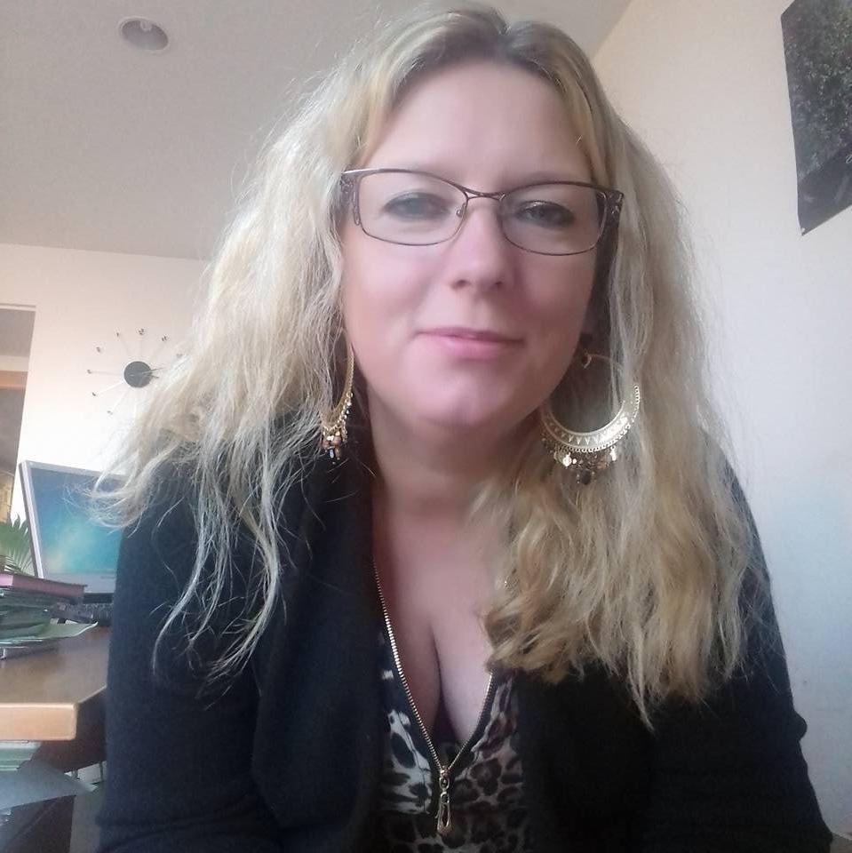 7P French milf Mom Caroline chienne de mere francaise expose