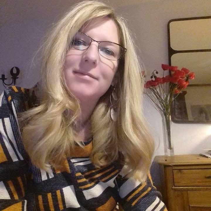 7P French milf Mom Caroline chienne de mere francaise expose