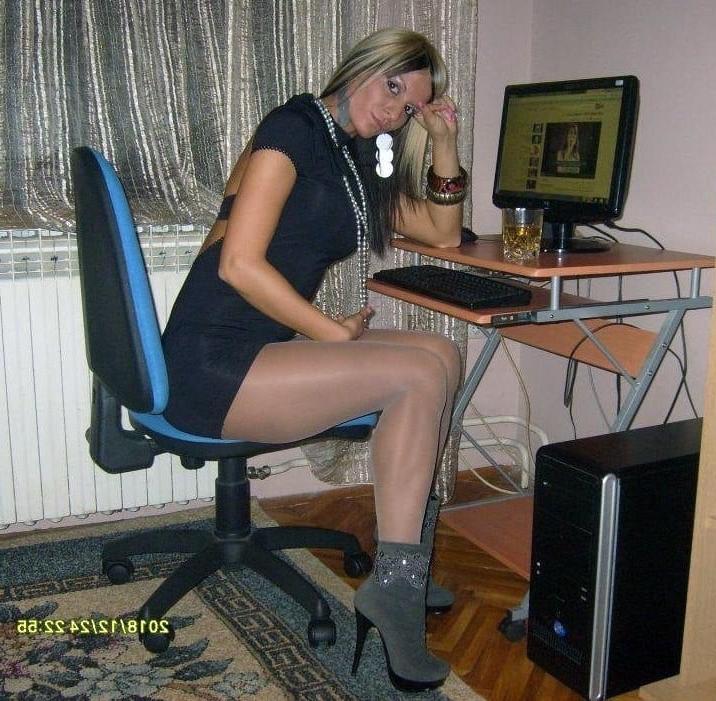 25P People's Wives and GFs in Pantyhose