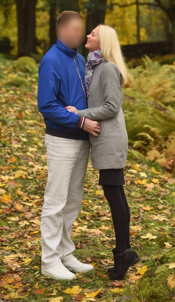 25P People's Wives and GFs in Pantyhose