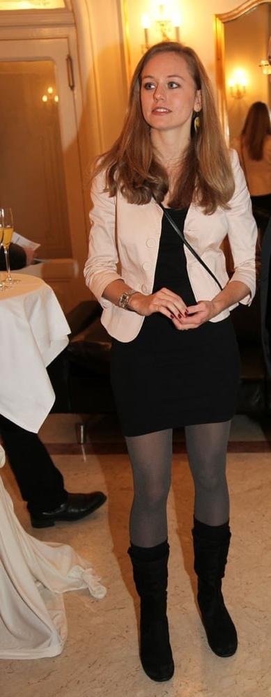 25P People's Wives and GFs in Pantyhose