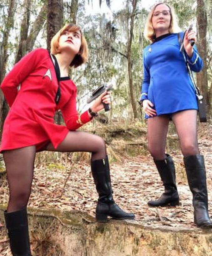 14P Star Trek  cosplay girls in shirt skirts
