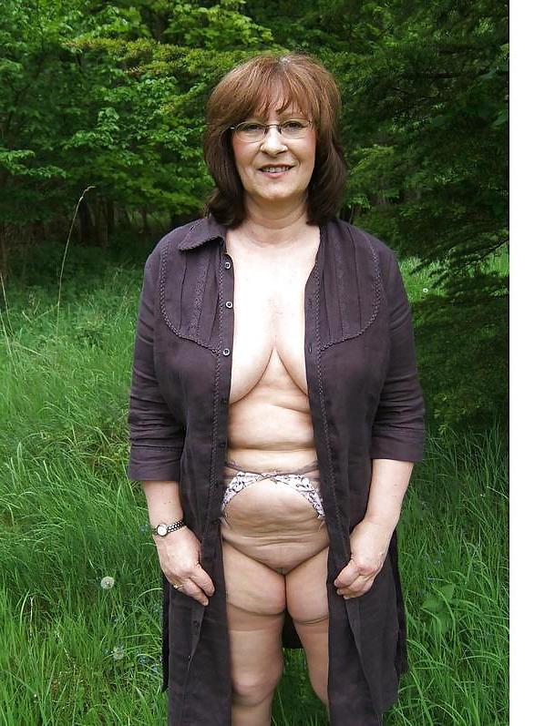 25P Ann under a blue dress